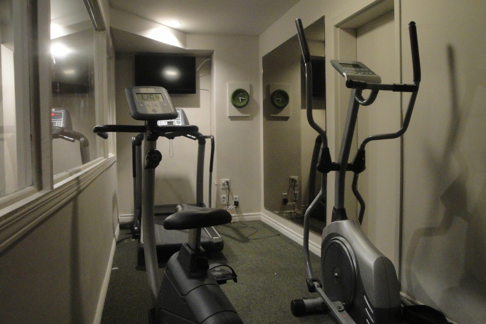 Rodeway Hotel 3*